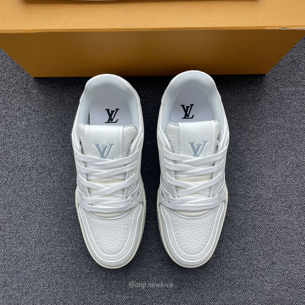 Louis Vuitton Trainer White Signature 51bcolre (2) - www.newkick.org