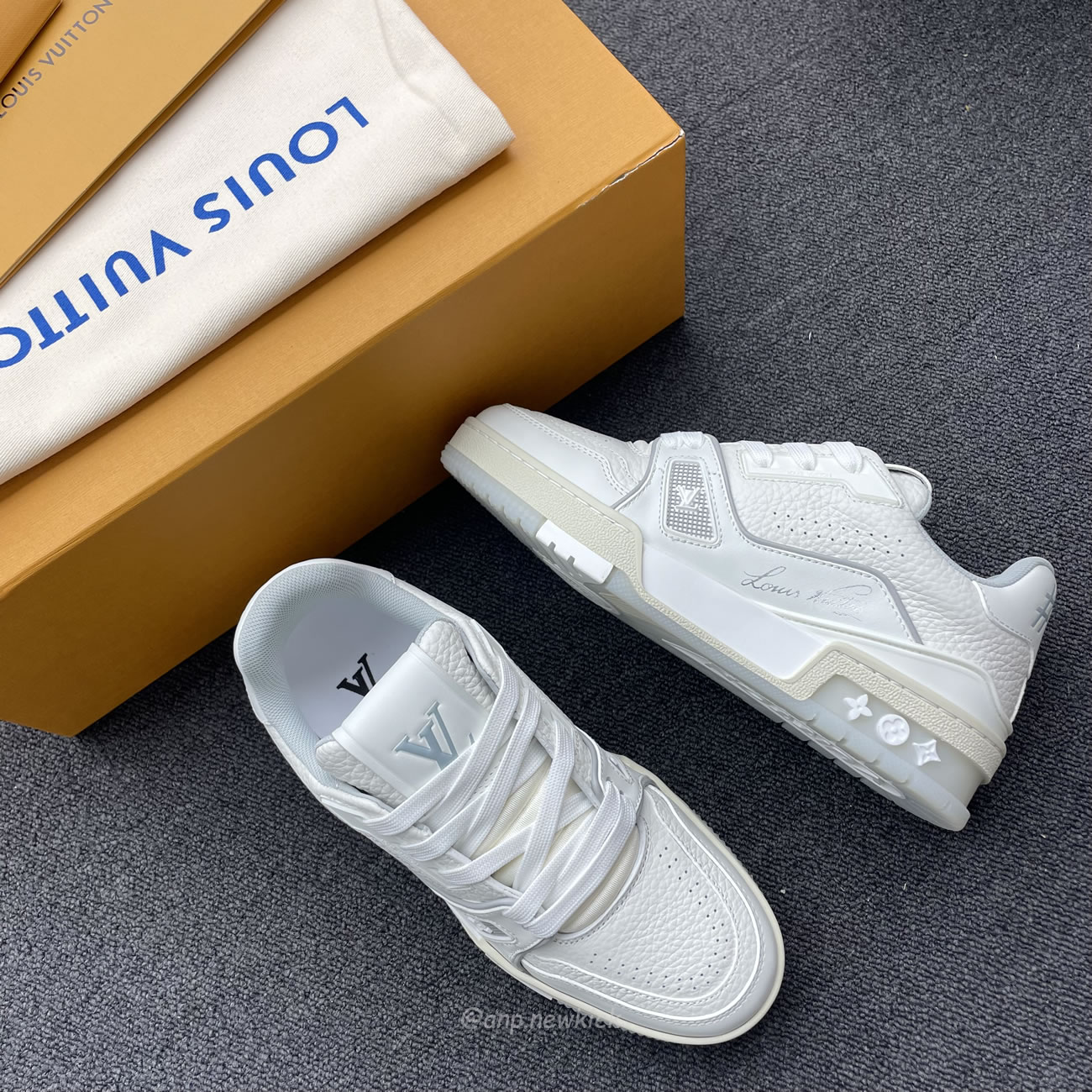 Louis Vuitton Trainer White Signature 51bcolre (3) - www.newkick.org