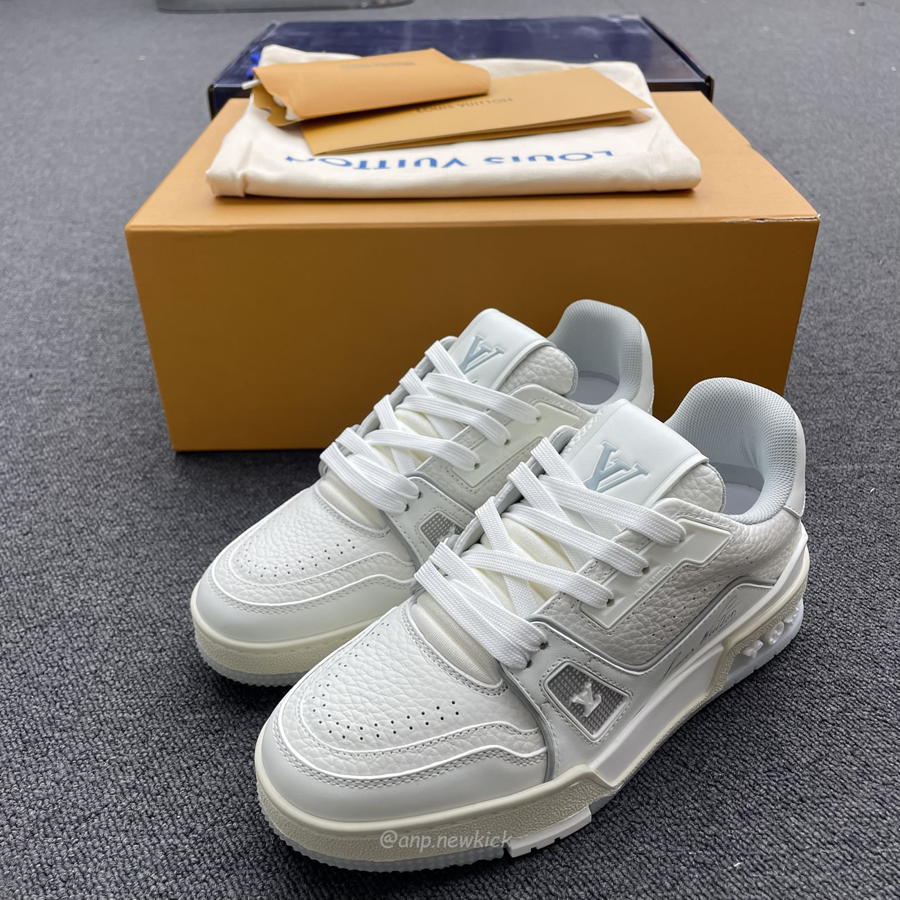 Louis Vuitton Trainer White Signature 51bcolre (6) - www.newkick.org