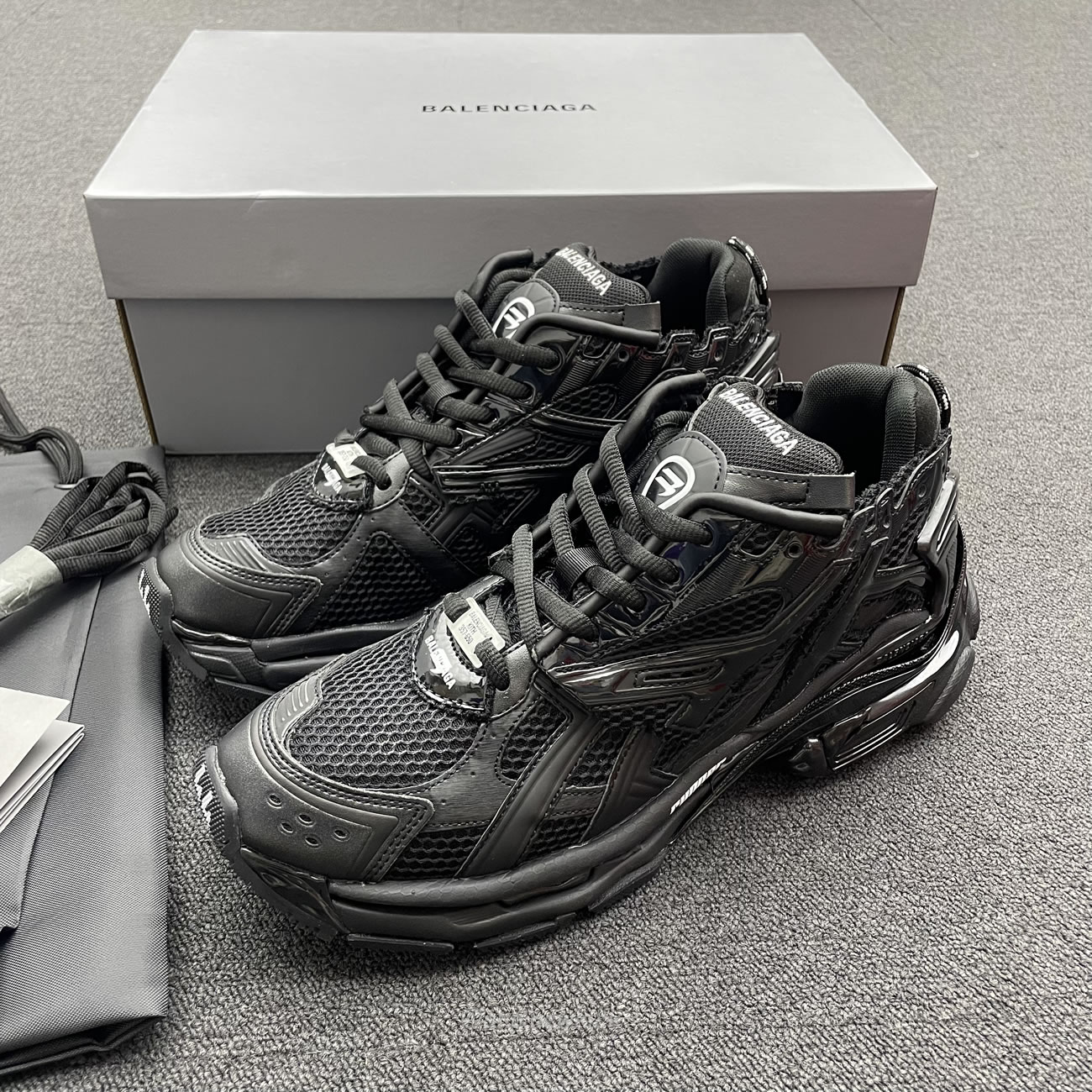 Balenciaga Runner Black 677403w3rb11000 (2) - www.newkick.org Balenciaga Runner Black 677403w3rb11000 (2) - www.newkick.org