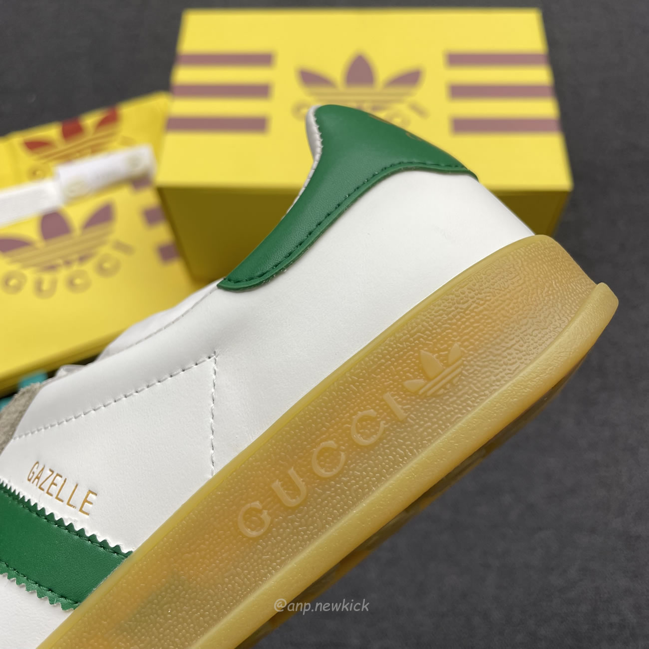 Adidas X Gucci Gazelle White Green Red 726487 Aaa43 9547 (3) - www.newkick.org Adidas X Gucci Gazelle White Green Red 726487 Aaa43 9547 (3) - www.newkick.org