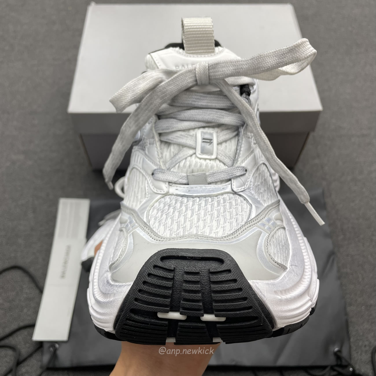 Balenciaga Fall 2024 10xl White 784344 W2mv2 9110 (10) - www.newkick.org