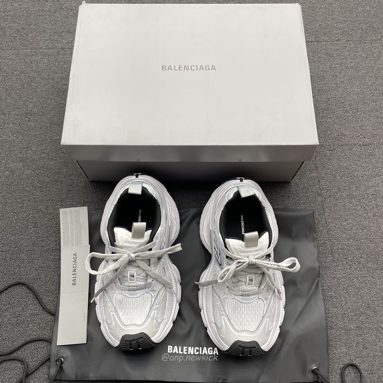 Balenciaga Fall 2024 10xl White 784344 W2mv2 9110 (2) - www.newkick.org