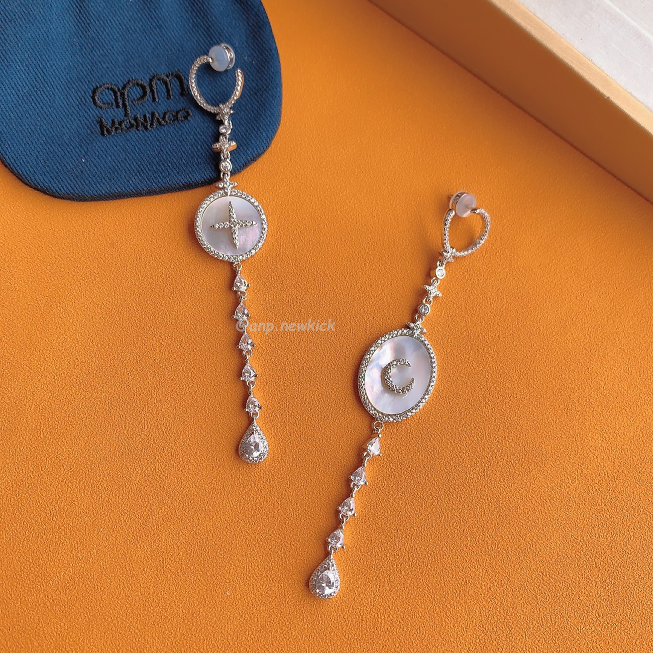 Apm Monaco Star Mother Of Pearl Earrings (7) - www.newkick.org