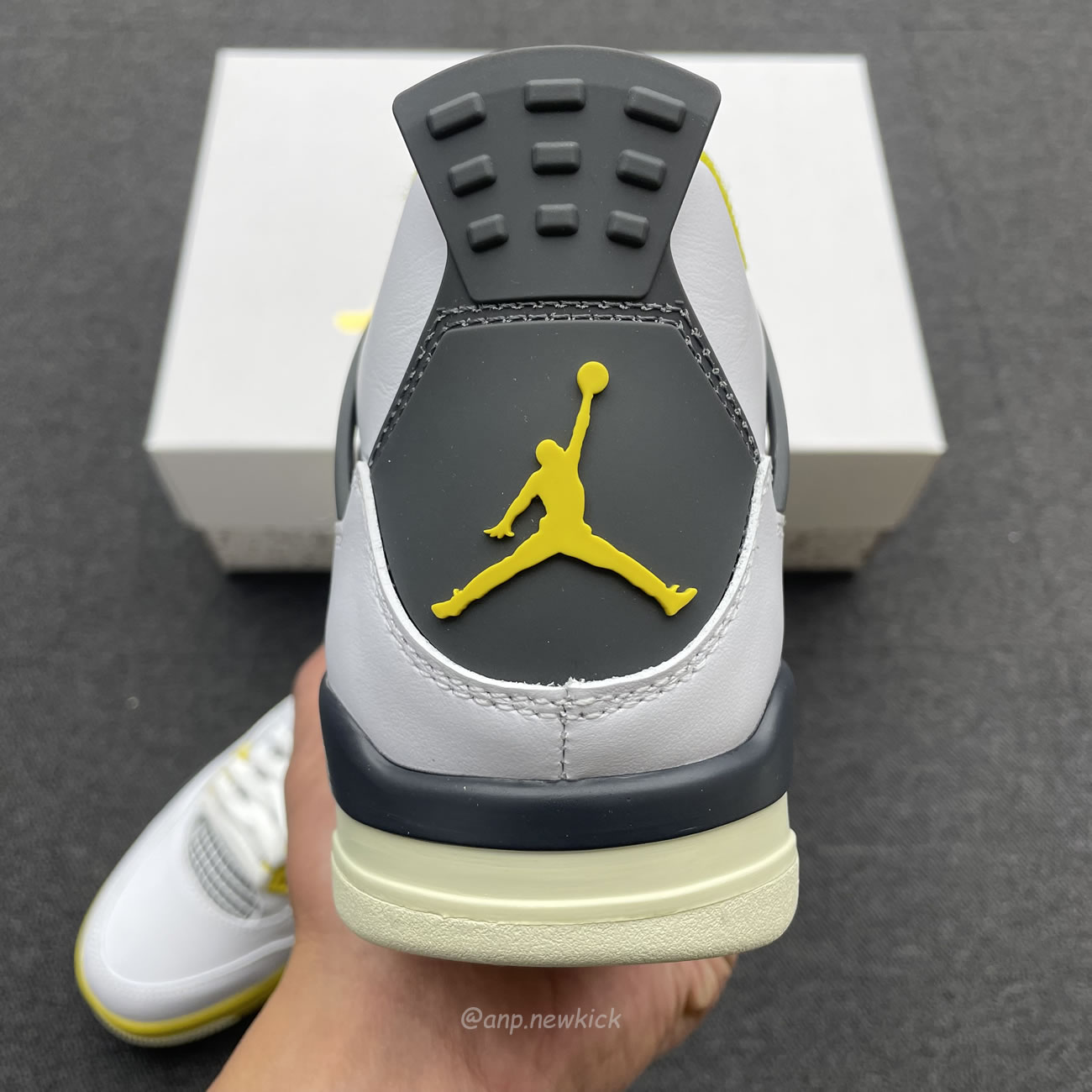 Air Jordan 4 Retro Vivid Sulfur Womens Aq9129 101 (8) - www.newkick.org Air Jordan 4 Retro Vivid Sulfur Womens Aq9129 101 (8) - www.newkick.org