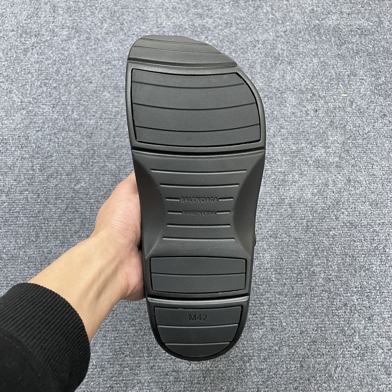 Balenciaga Balenciaga Logo Embossed Slingback Mules (2) - www.newkick.org Balenciaga Balenciaga Logo Embossed Slingback Mules (2) - www.newkick.org