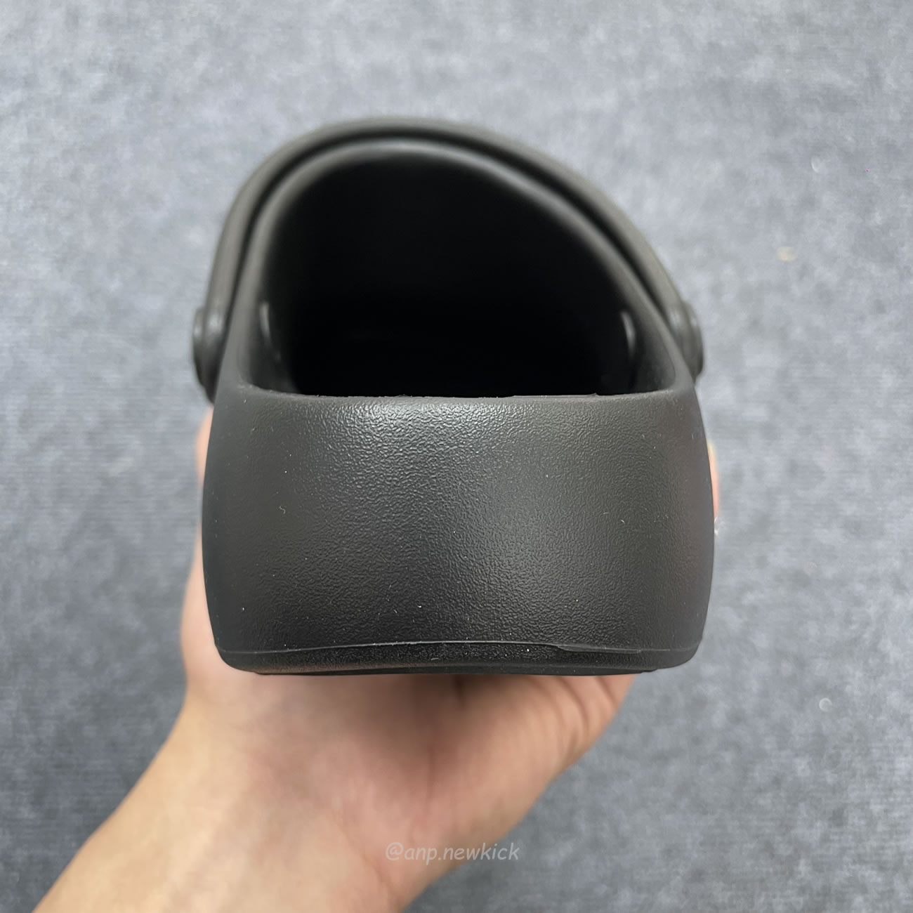 Balenciaga Balenciaga Logo Embossed Slingback Mules (5) - www.newkick.org Balenciaga Balenciaga Logo Embossed Slingback Mules (5) - www.newkick.org