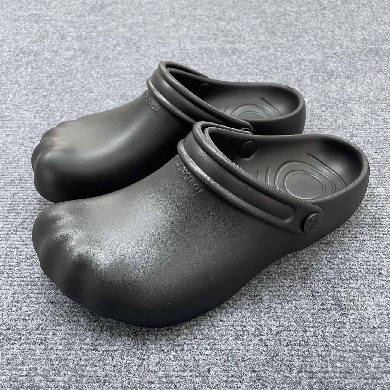 Balenciaga Balenciaga Logo Embossed Slingback Mules (6) - www.newkick.org Balenciaga Balenciaga Logo Embossed Slingback Mules (6) - www.newkick.org
