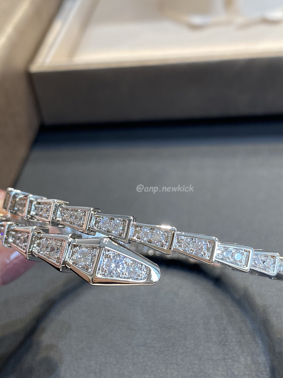 Bulgari Serpentine Full Diamond Bracelet (6) - www.newkick.org Bulgari Serpentine Full Diamond Bracelet (6) - www.newkick.org
