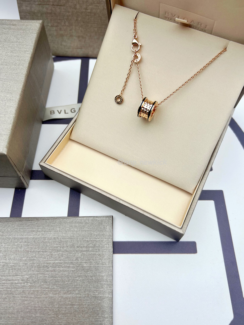Bulgari Mini Dress Full Of Diamonds, Small Necklace (10) - www.newkick.org