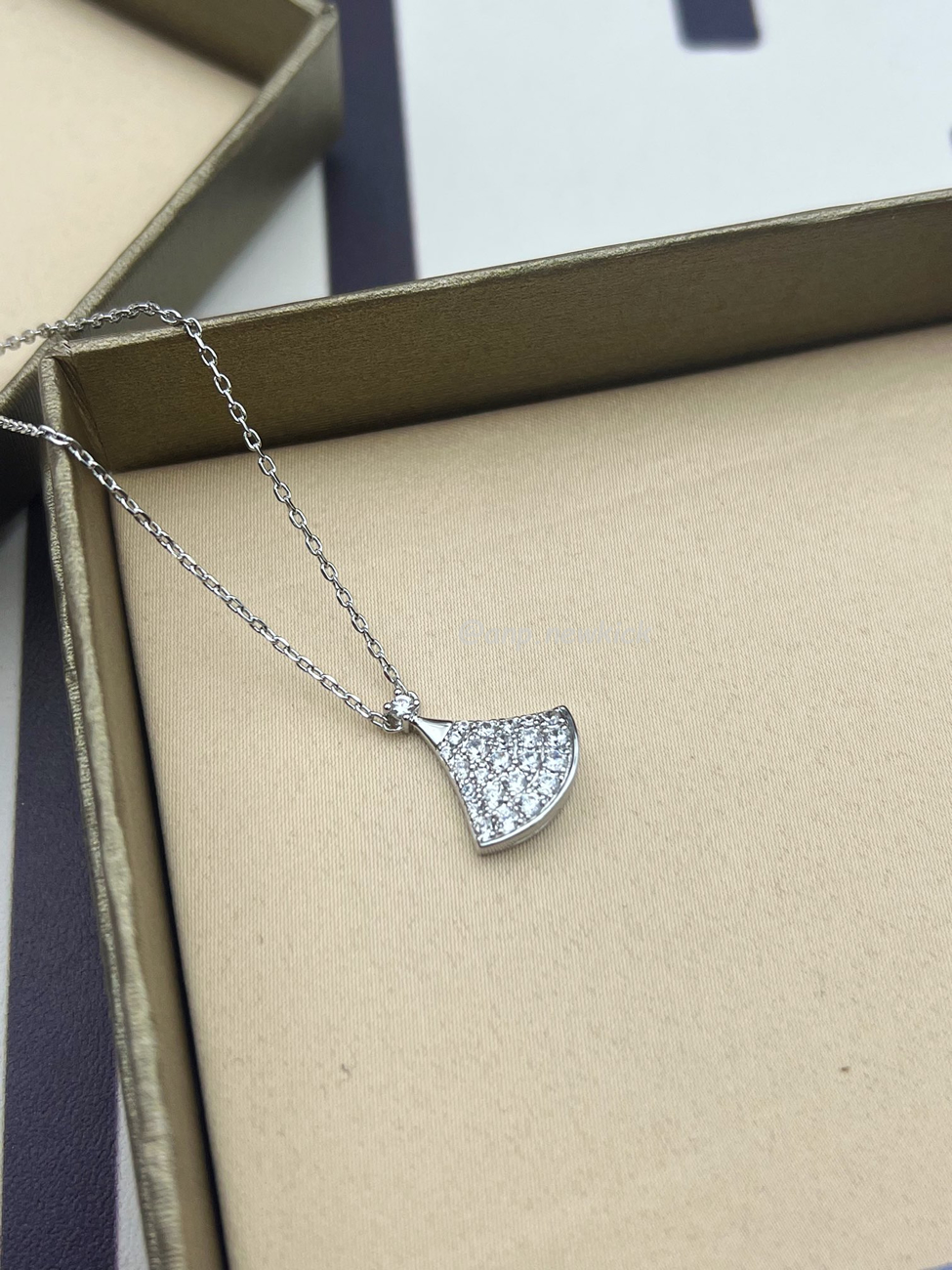 Bulgari Mini Dress Full Of Diamonds, Small Necklace (5) - www.newkick.org