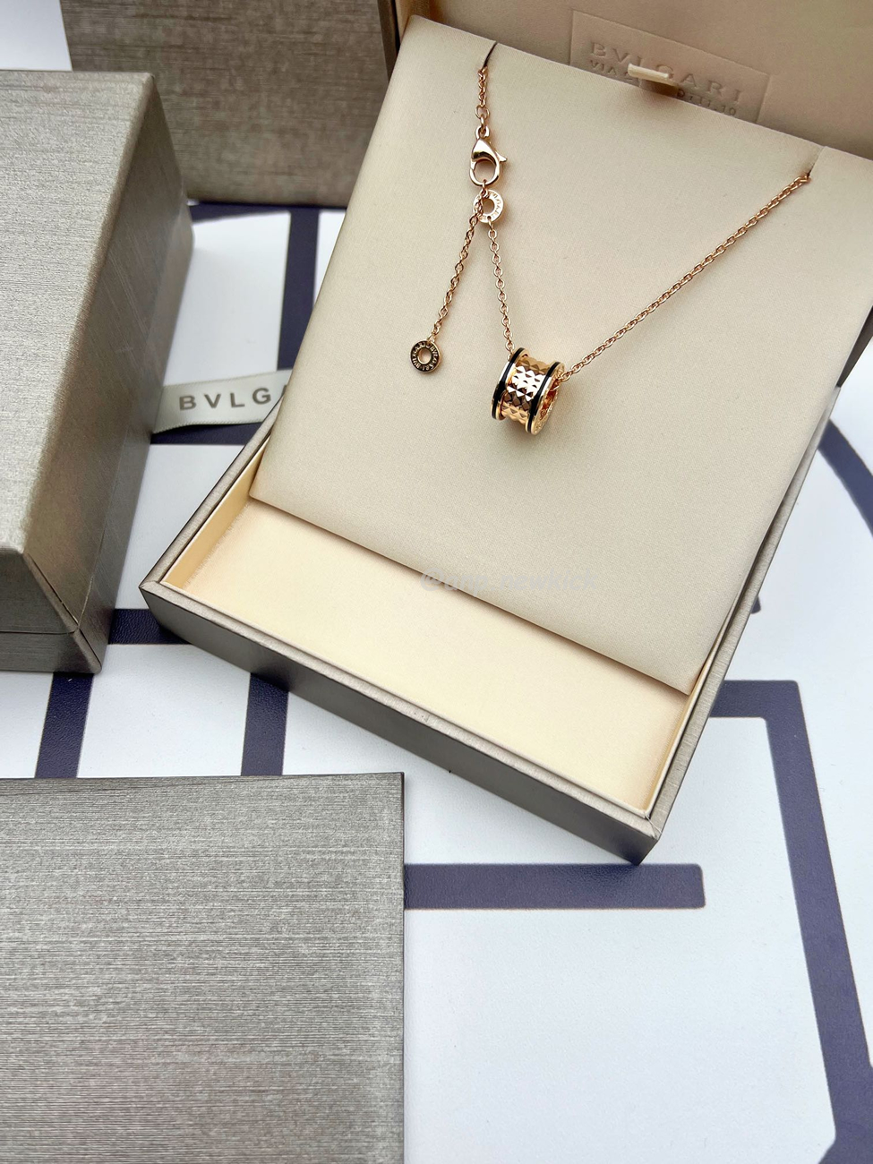 Bulgari Mini Dress Full Of Diamonds, Small Necklace (7) - www.newkick.org