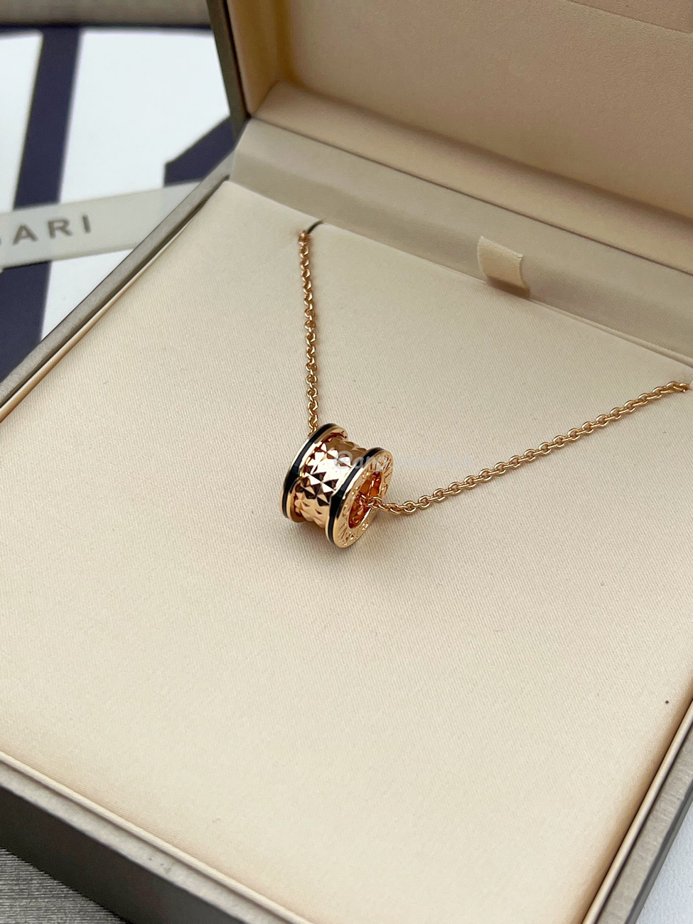 Bulgari Mini Dress Full Of Diamonds, Small Necklace (9) - www.newkick.org