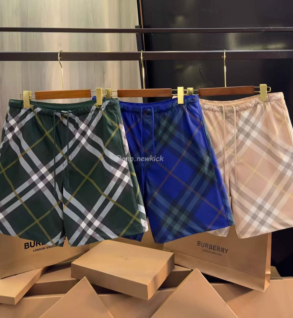 Burberry Patchwork Plaid Green Blue Brown (5) - www.newkick.org Burberry Patchwork Plaid Green Blue Brown (5) - www.newkick.org