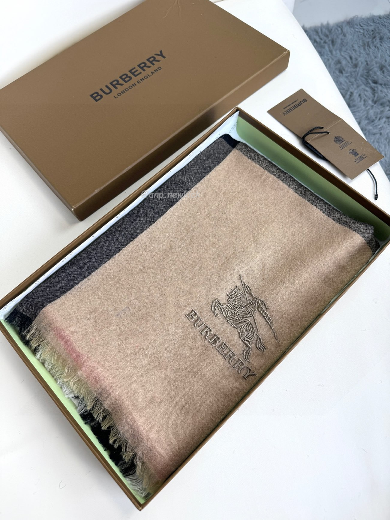 Burberry Vintage Check Cashmere Scarf 90x200cm (4) - www.newkick.org Burberry Vintage Check Cashmere Scarf 90x200cm (4) - www.newkick.org