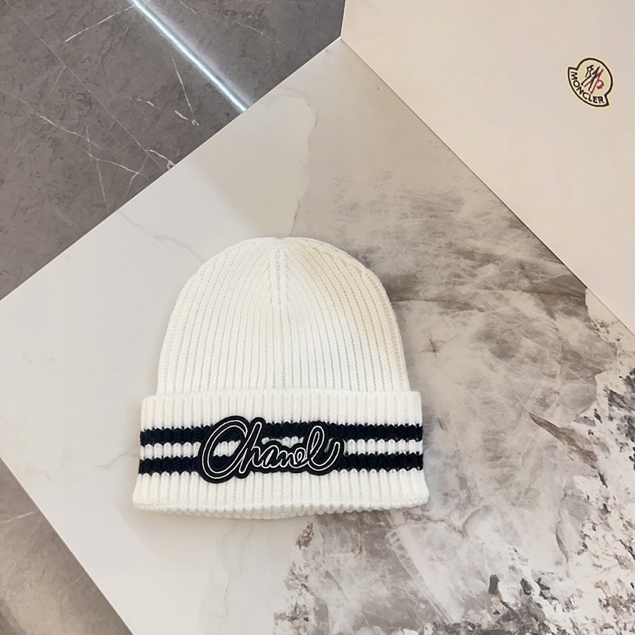 Chanel Knitted Cold Hat White Black Gray Brown (13) - www.newkick.org Chanel Knitted Cold Hat White Black Gray Brown (13) - www.newkick.org