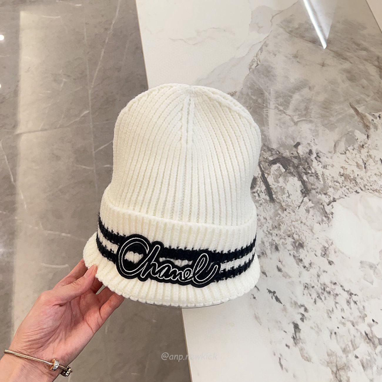 Chanel Knitted Cold Hat White Black Gray Brown (8) - www.newkick.org Chanel Knitted Cold Hat White Black Gray Brown (8) - www.newkick.org