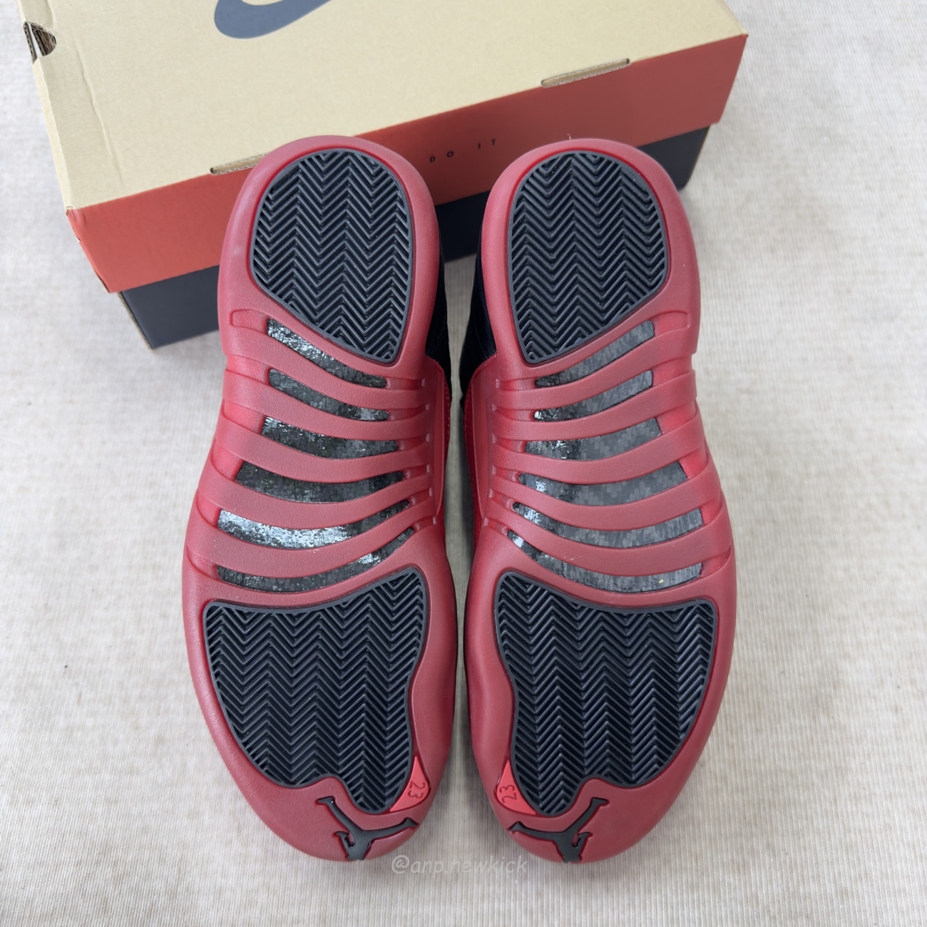 Air Jordan 12 Flu Game 2025 Ct8013 002 (2) - www.newkick.org