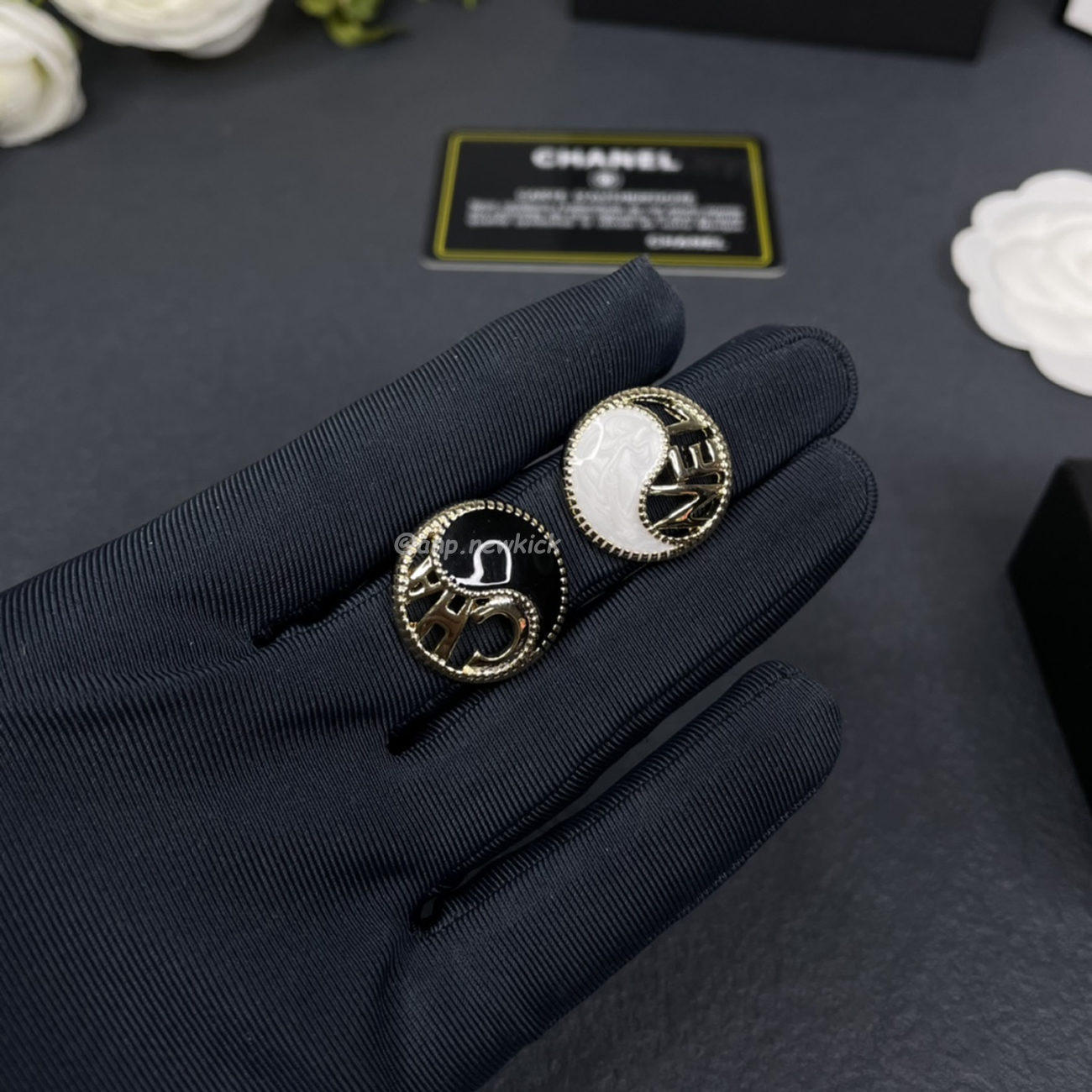 Chanel Cc Gold Earrings (18) - www.newkick.org