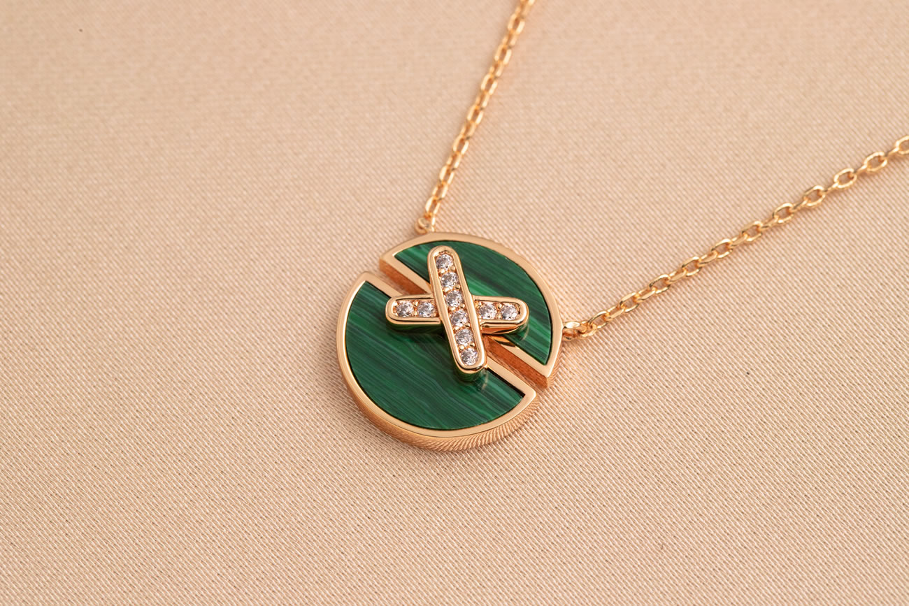 Chaumet Pendant (10) - www.newkick.org
