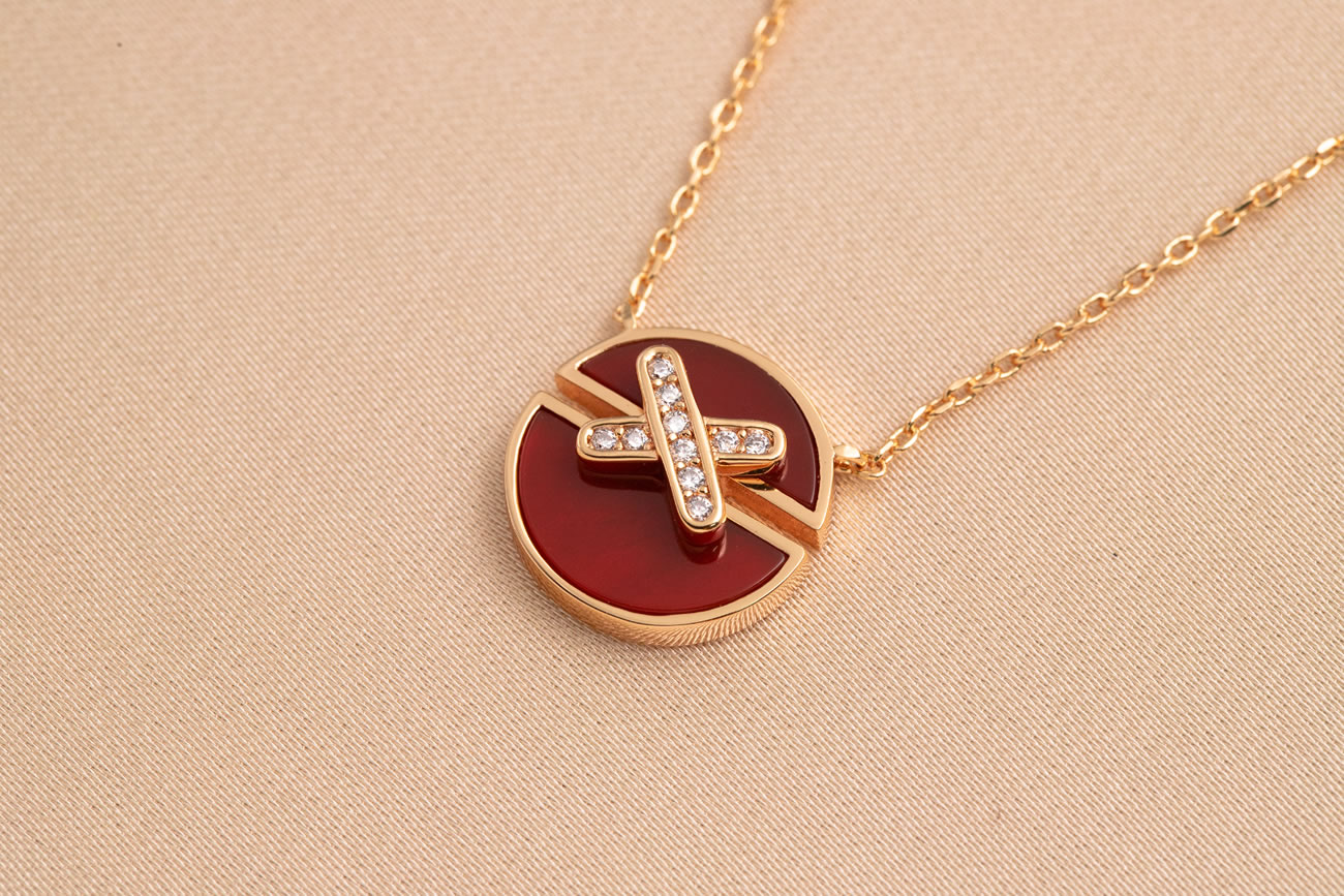 Chaumet Pendant (3) - www.newkick.org