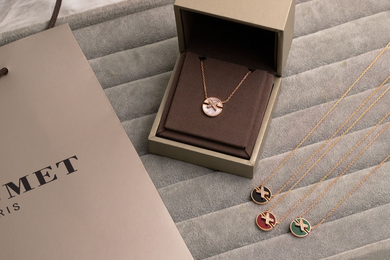 Chaumet Pendant (8) - www.newkick.org