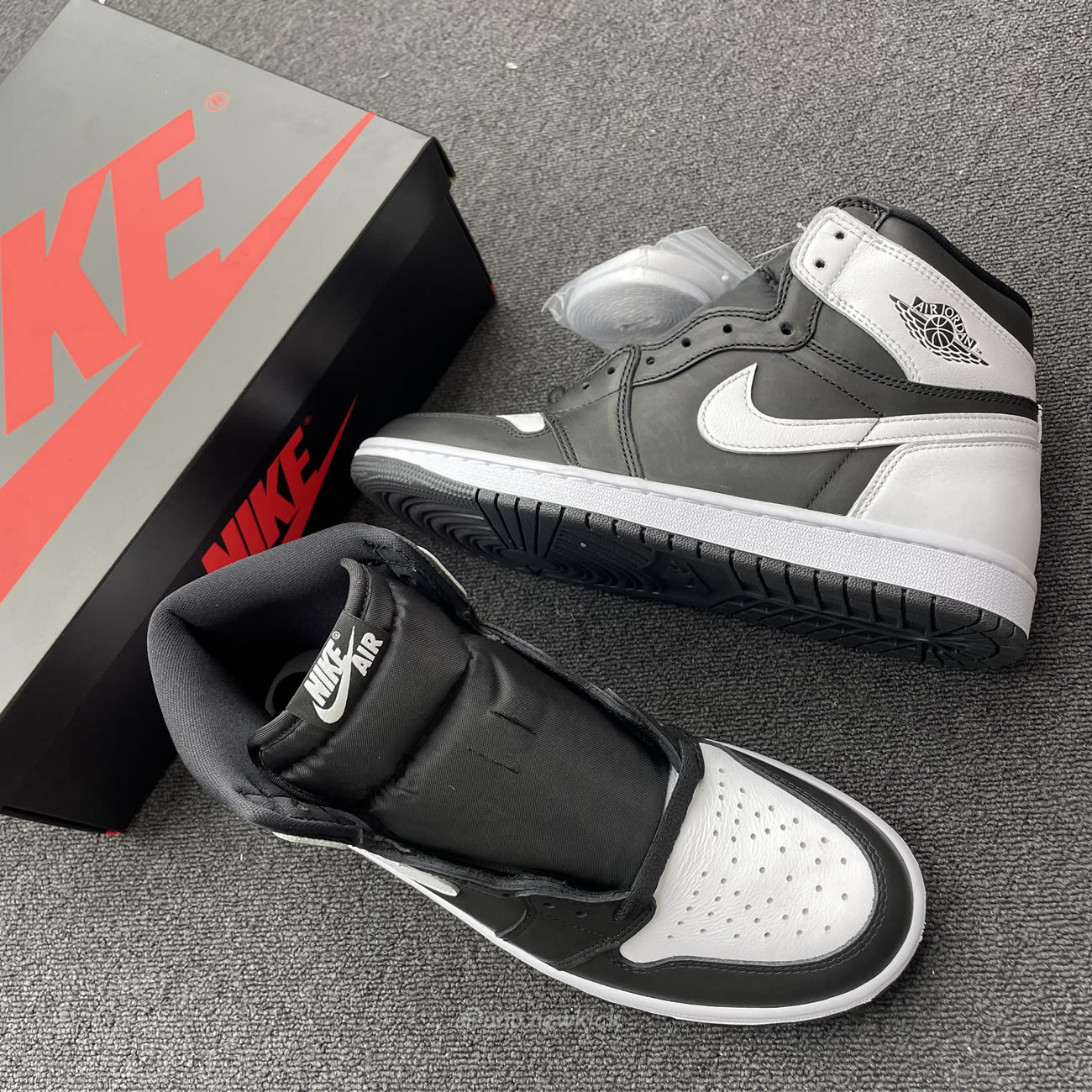 Air Jordan 1 Retro High Og Black White Dz5485 010 (2) - www.newkick.org Air Jordan 1 Retro High Og Black White Dz5485 010 (2) - www.newkick.org