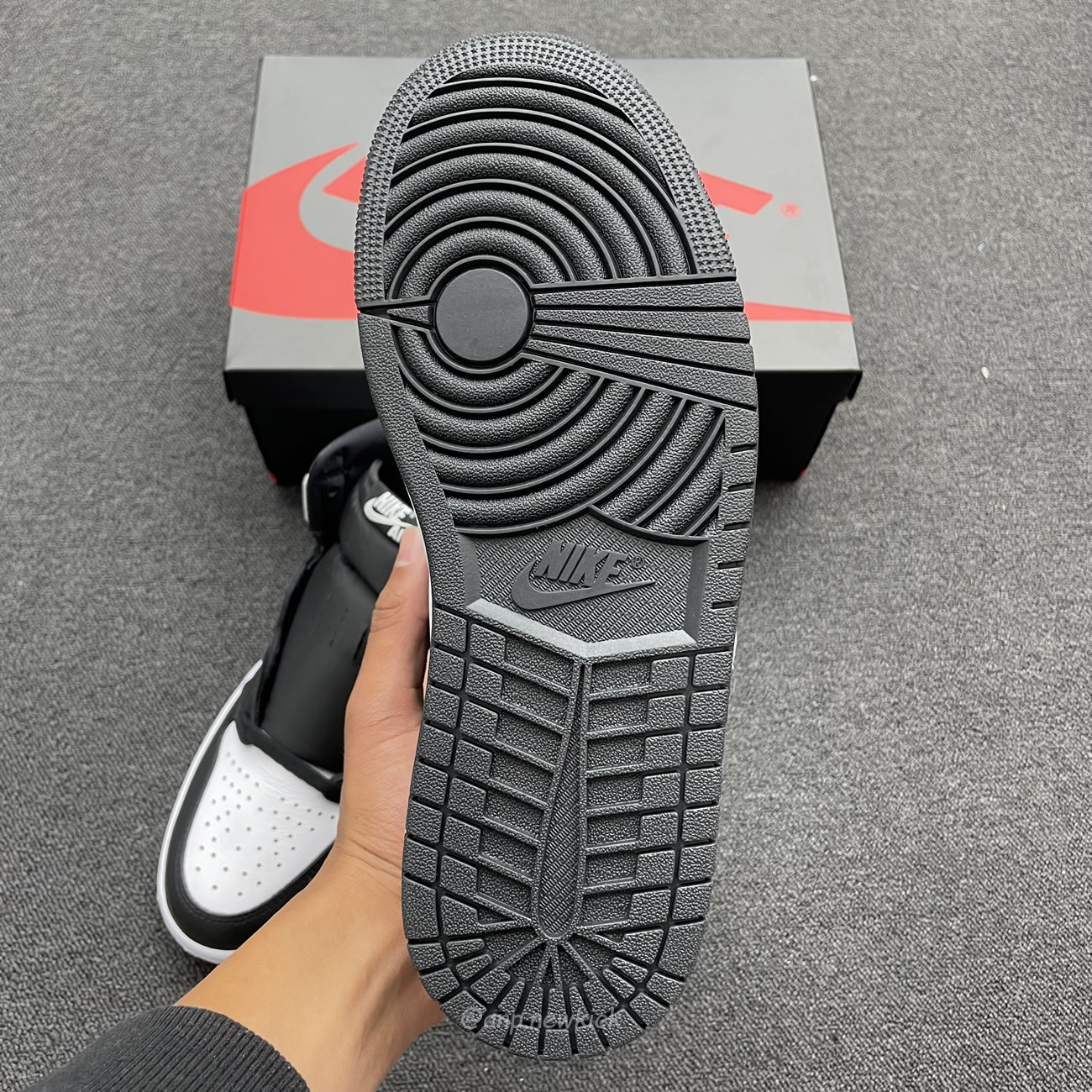 Air Jordan 1 Retro High Og Black White Dz5485 010 (6) - www.newkick.org Air Jordan 1 Retro High Og Black White Dz5485 010 (6) - www.newkick.org