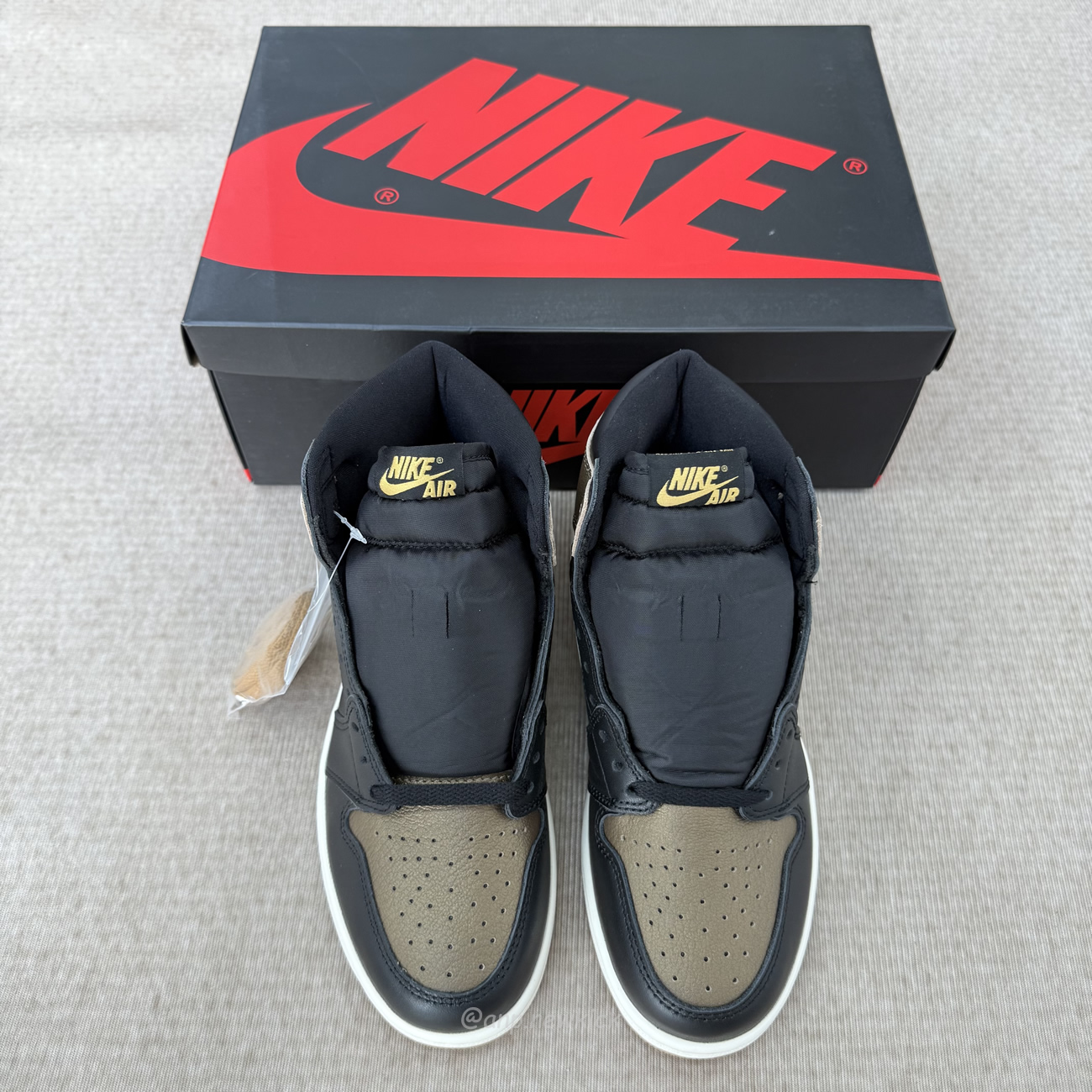 Air Jordan 1 Retro High Og Black Metallic Gold Dz5485 071 (10) - www.newkick.org