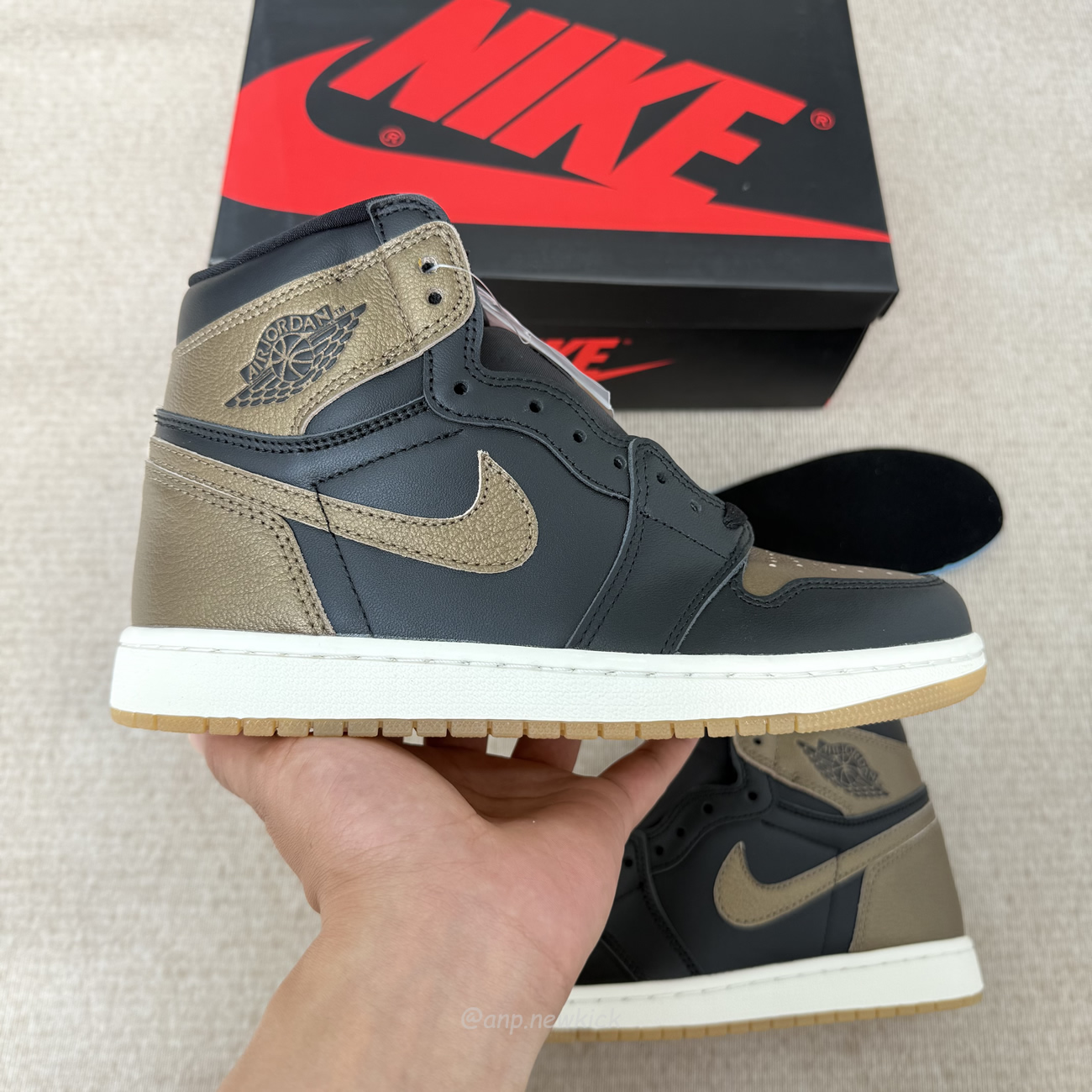 Air Jordan 1 Retro High Og Black Metallic Gold Dz5485 071 (6) - www.newkick.org