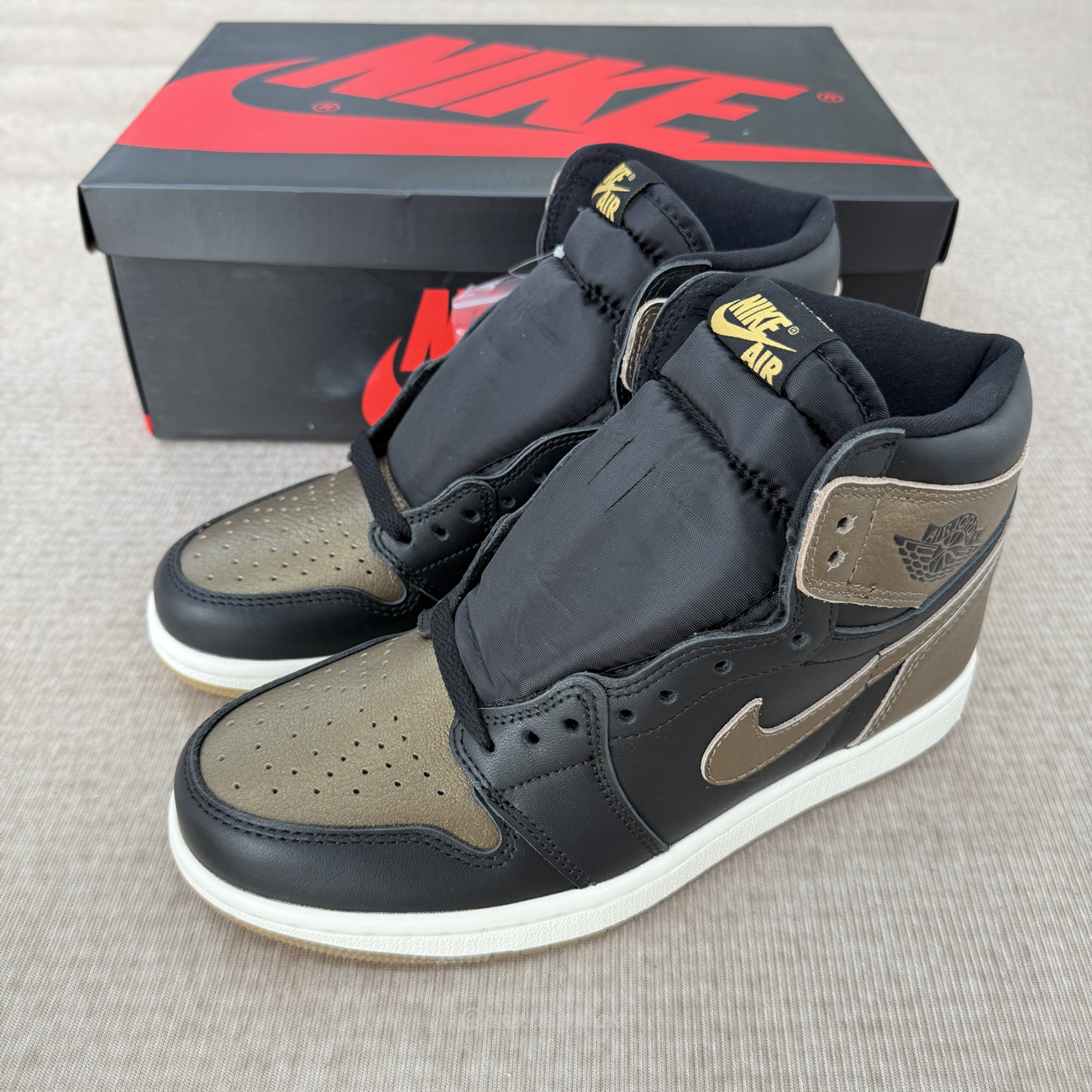 Air Jordan 1 Retro High Og Black Metallic Gold Dz5485 071 (2) - www.newkick.org