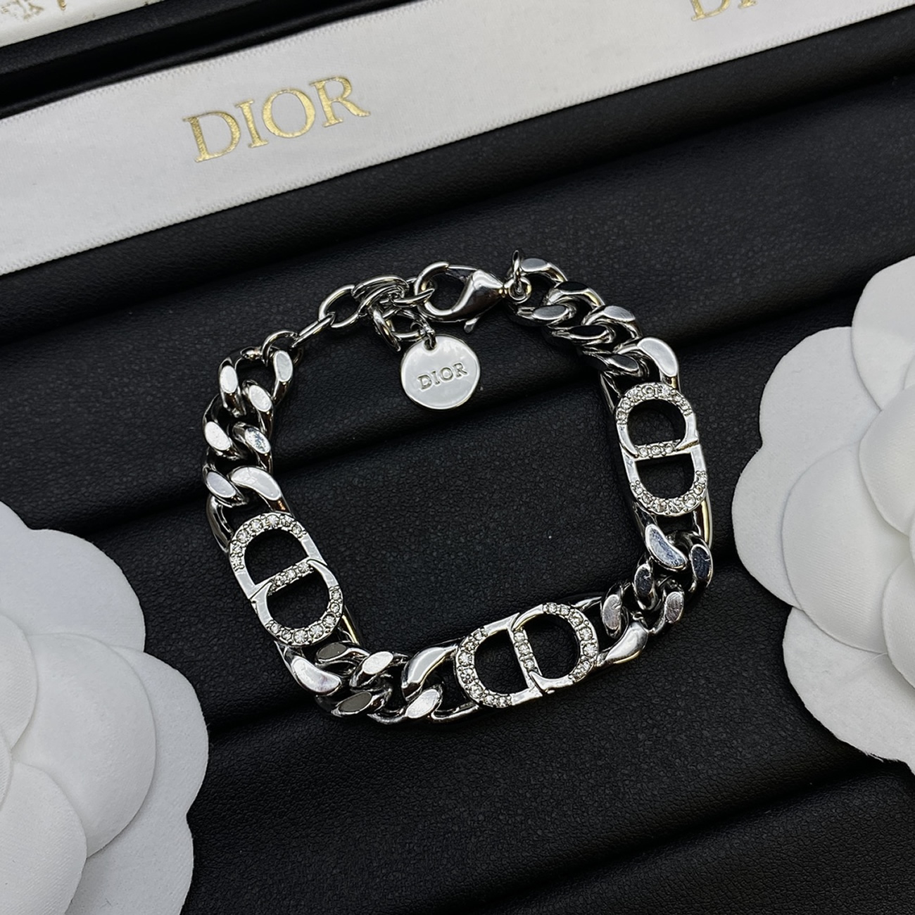 Dior Logo Text Chain Bracelet (4) - www.newkick.org Dior Logo Text Chain Bracelet (4) - www.newkick.org