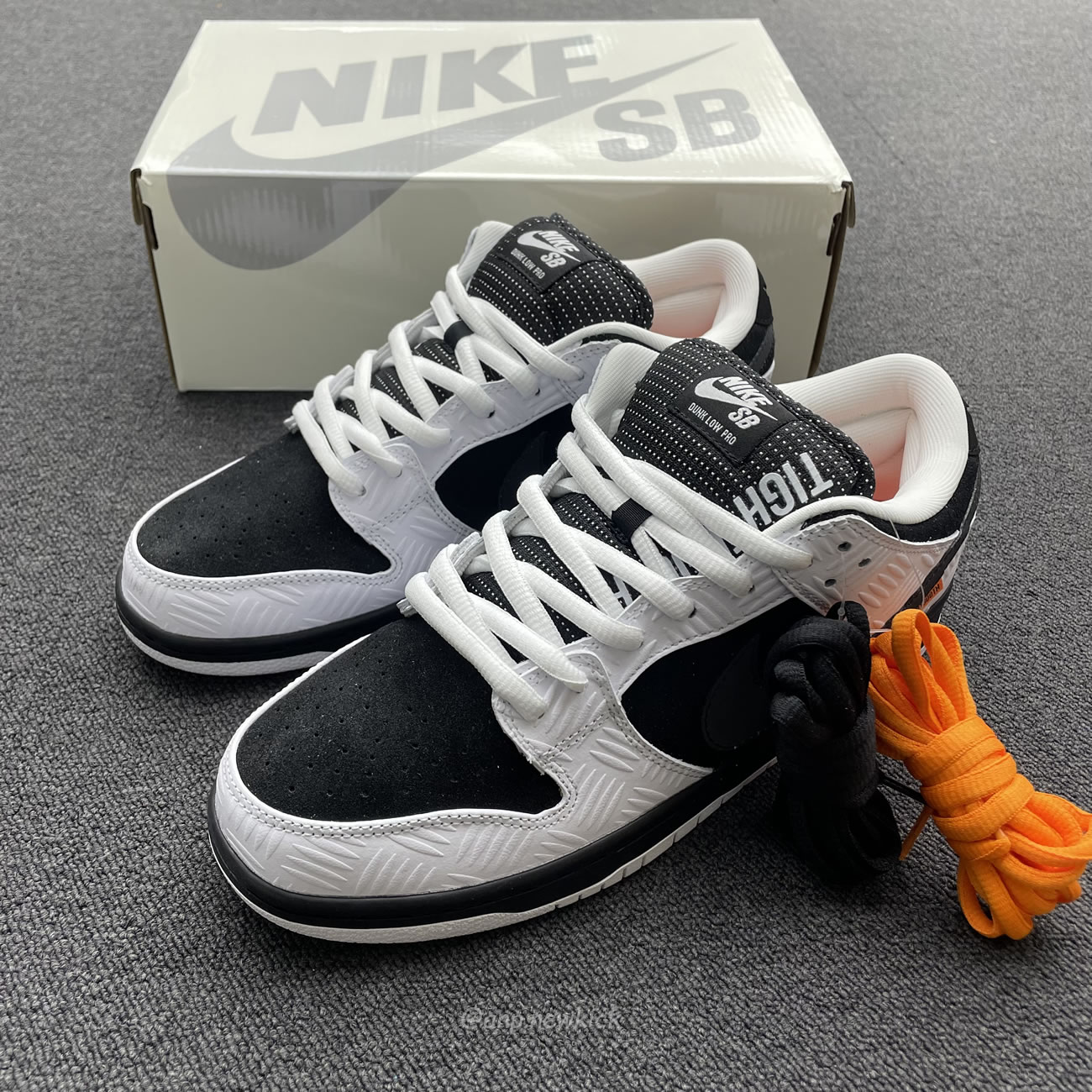 Nike Sb Dunk Low Tightbooth Fd2629 100 (2) - www.newkick.org
