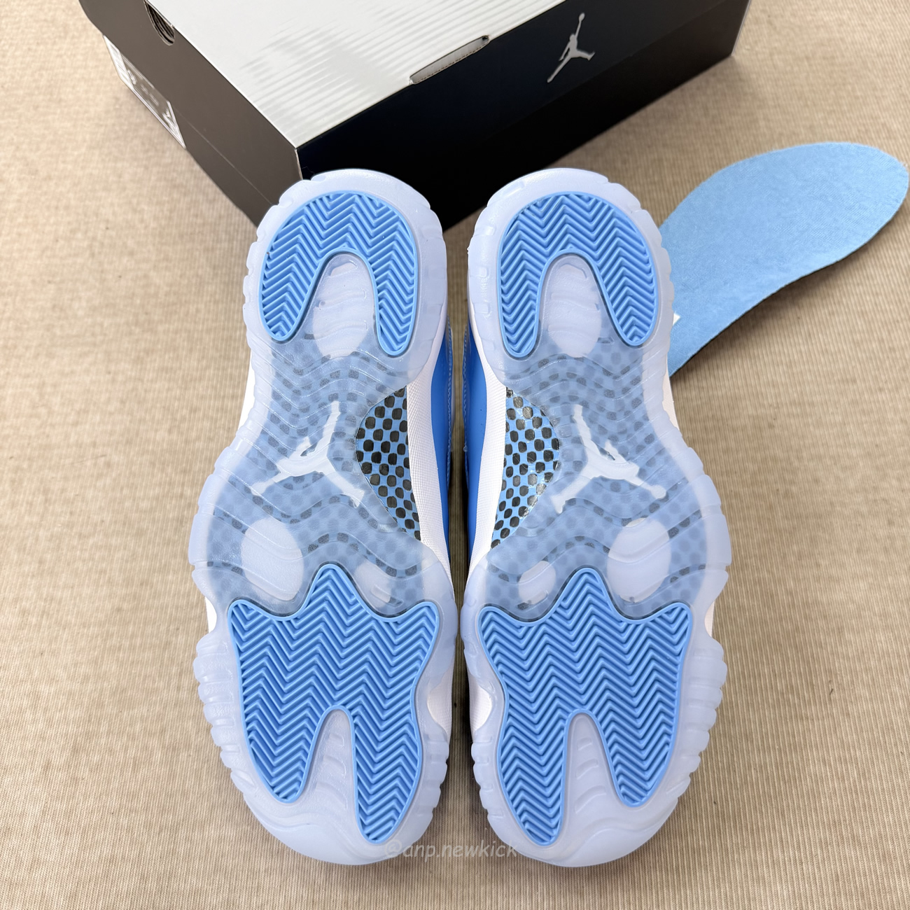 Air Jordan 11 Low University Blue Fv5104 100 (4) - www.newkick.org
