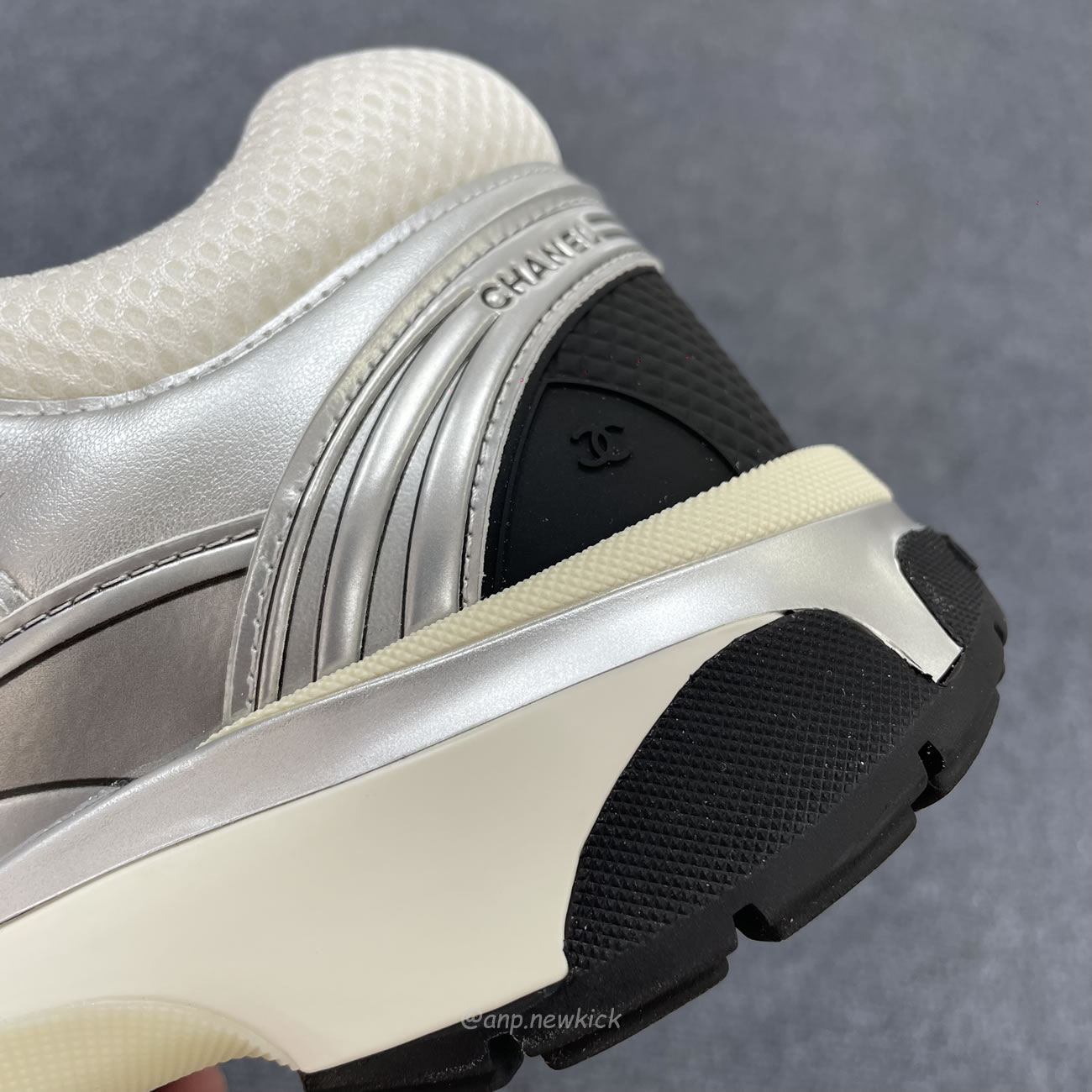 Chanel Cc Runner Silver Laminate G39792 Y56368 K5451 (4) - www.newkick.org