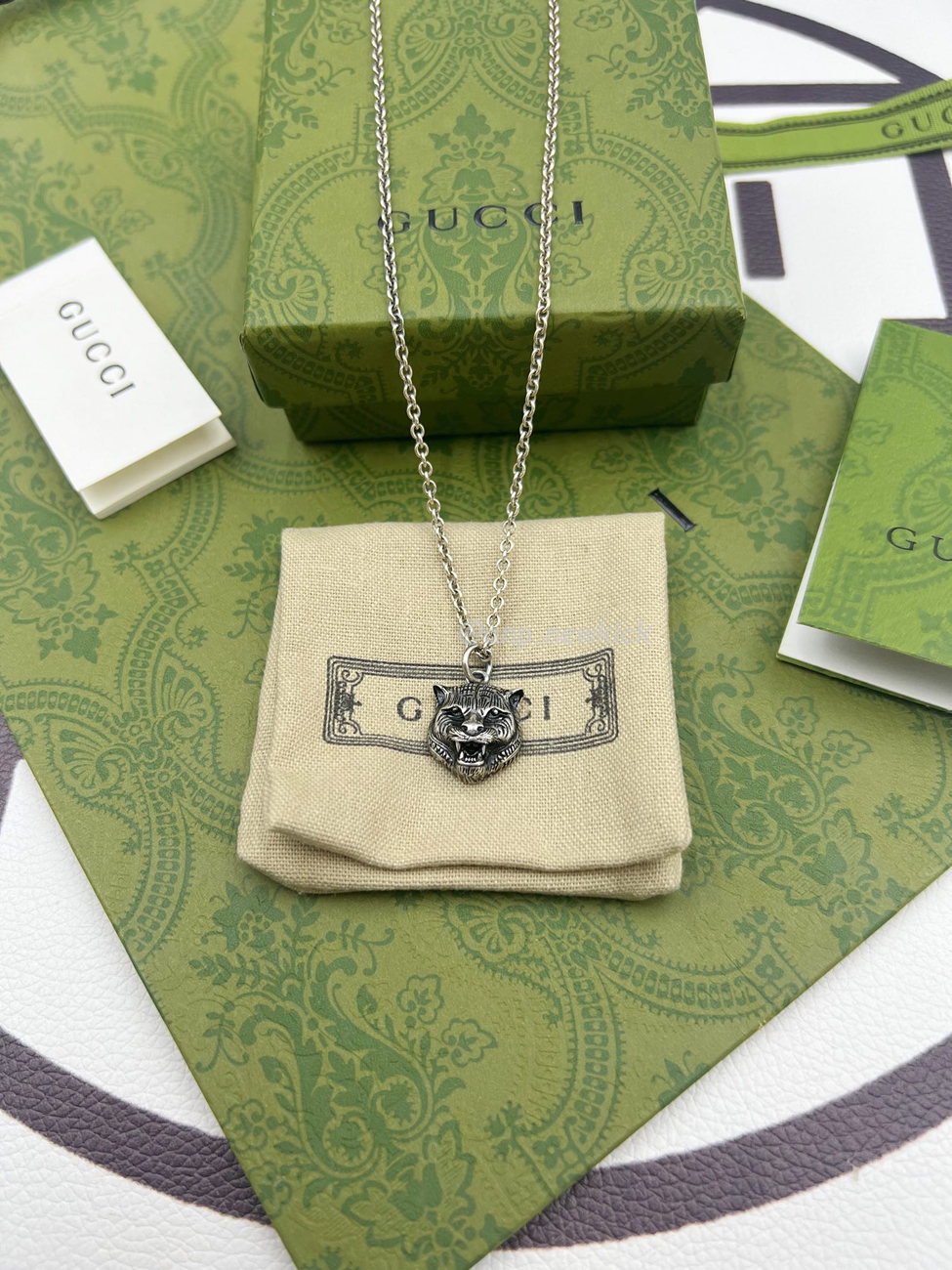 Gucci Silver Necklace With Tiger Pendant Silvery (4) - www.newkick.org Gucci Silver Necklace With Tiger Pendant Silvery (4) - www.newkick.org