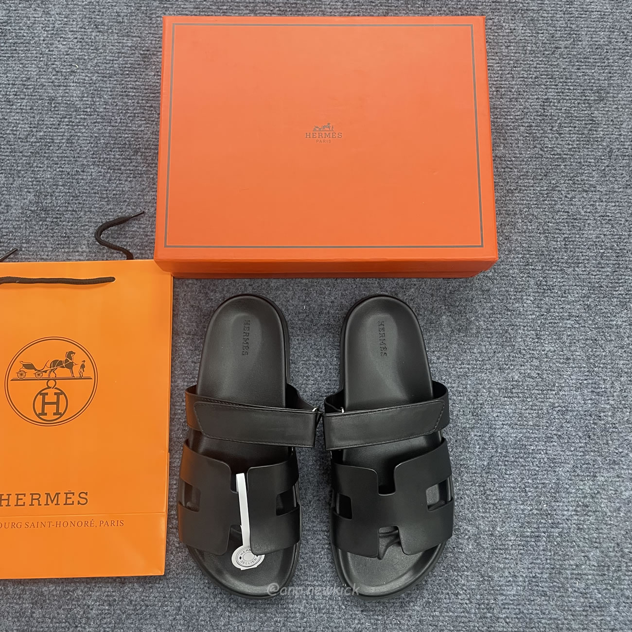 Hermes Chypre Sandal Noir Calfskin Leather H211865z (3) - www.newkick.org