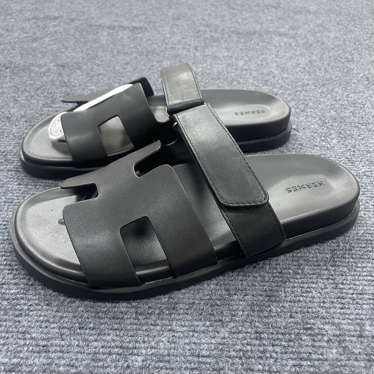 Hermes Chypre Sandal Noir Calfskin Leather H211865z (4) - www.newkick.org