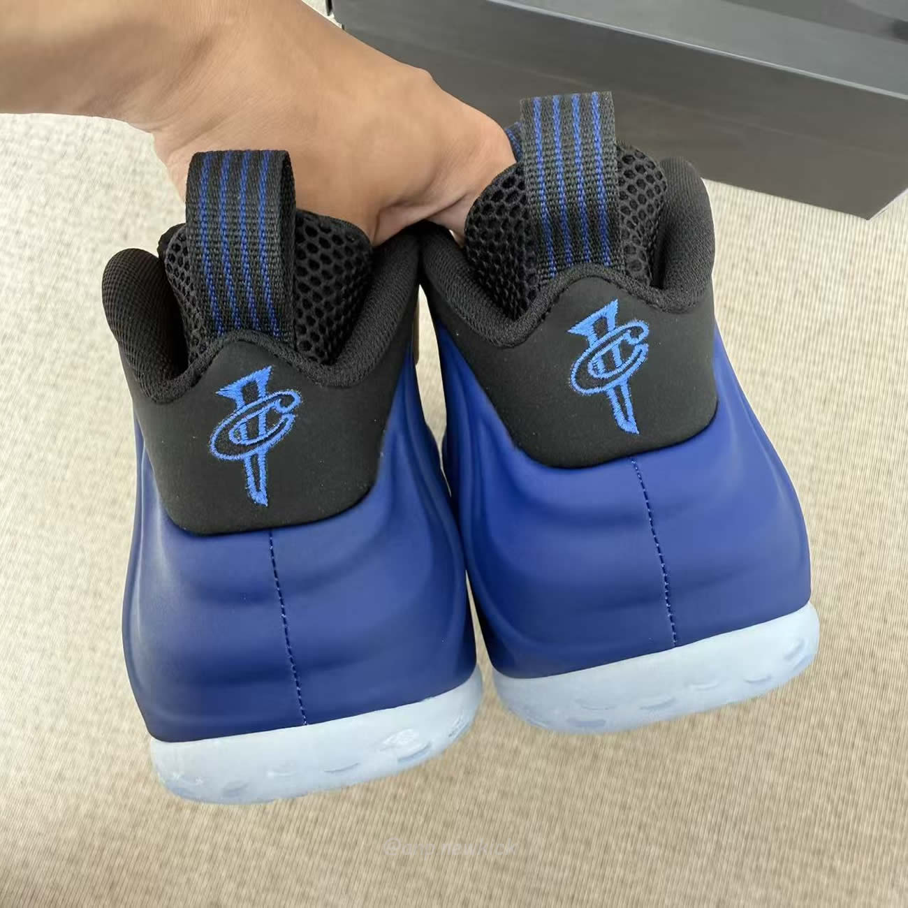 Nike Air Foamposite One Deep Royal Hj5195 400 (2) - www.newkick.org