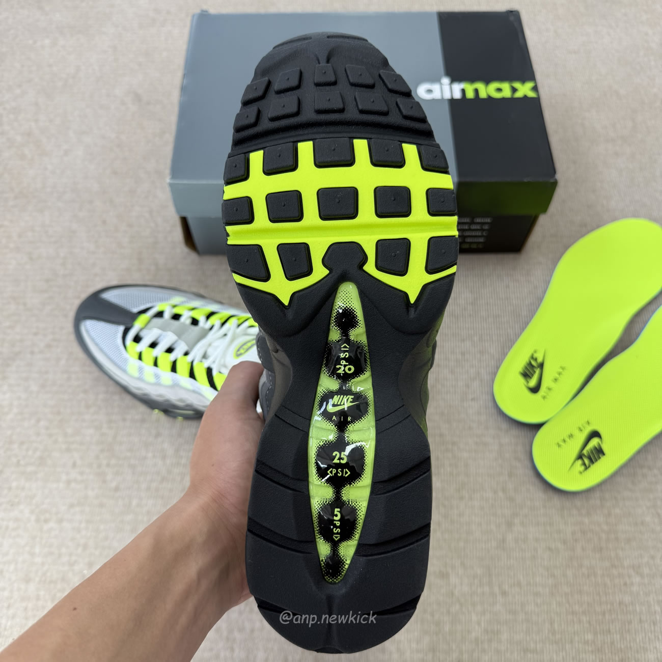 Nike Air Max 95 Og Big Bubble Neon 2025 Hm4740 001 (9) - www.newkick.org