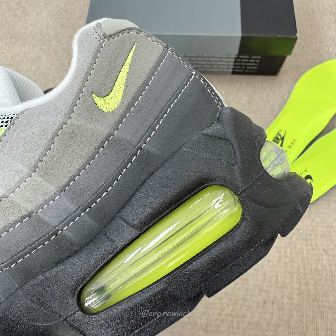 Nike Air Max 95 Og Big Bubble Neon 2025 Hm4740 001 (2) - www.newkick.org
