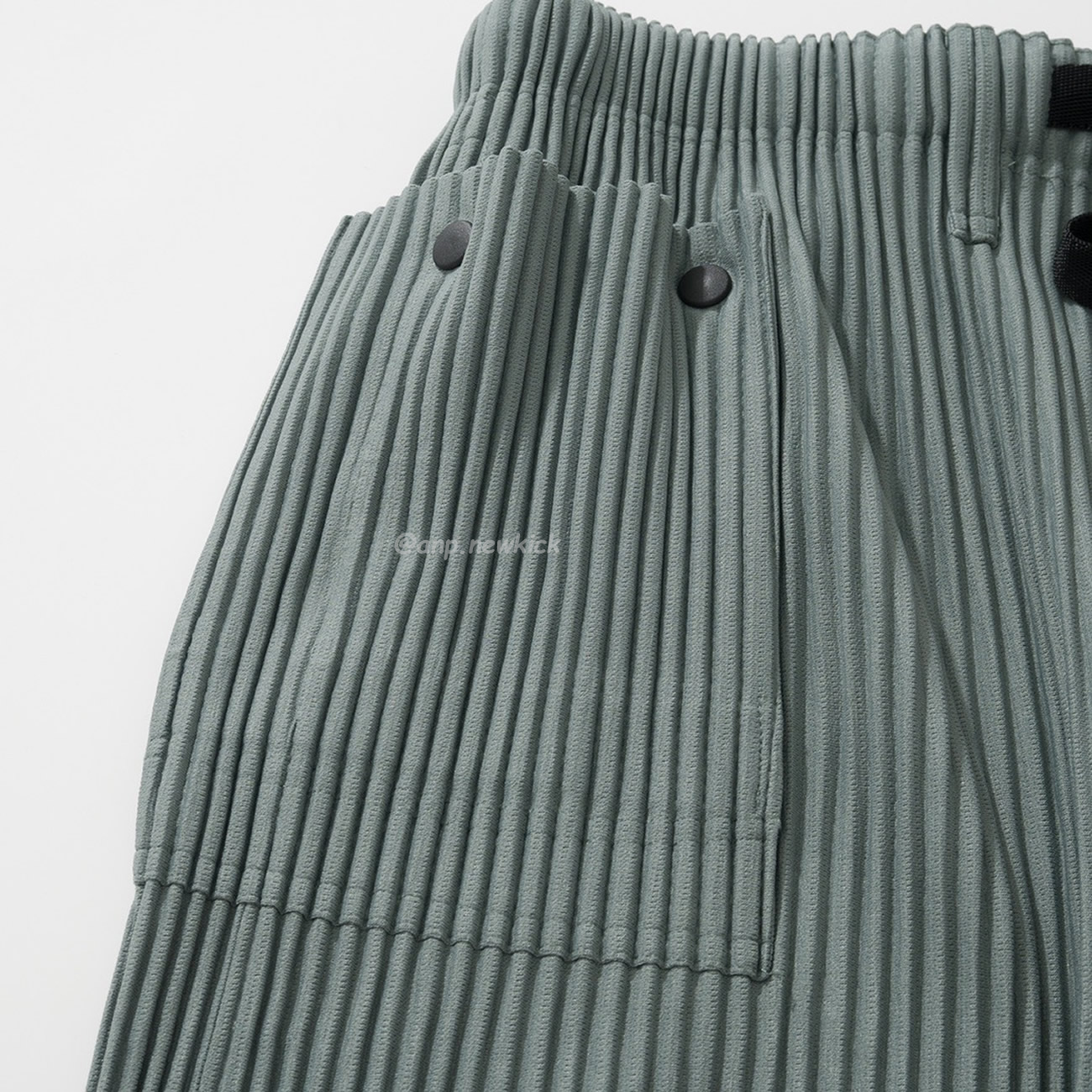 Homme Plissé Issey Miyake Flip Shorts Black Green (16) - www.newkick.org