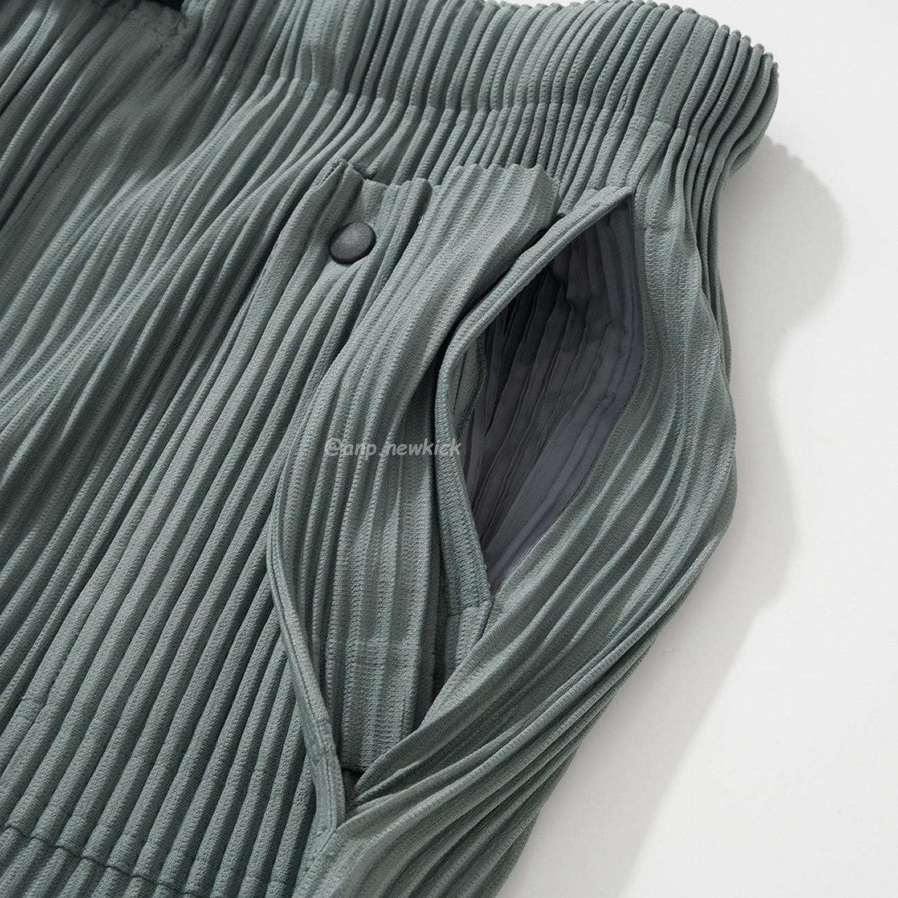 Homme Plissé Issey Miyake Flip Shorts Black Green (9) - www.newkick.org