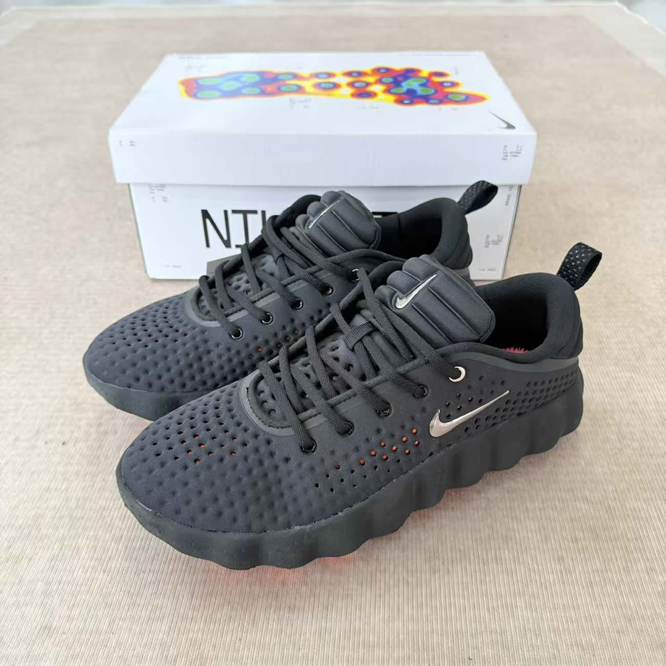 Nike Mind 002 Black Chrome Light Smoke Grey Womens Hq4310 001 (3) - www.newkick.org