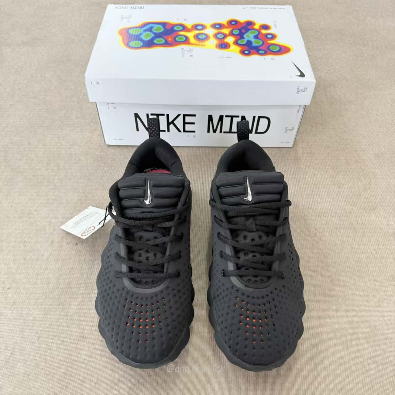 Nike Mind 002 Black Chrome Light Smoke Grey Womens Hq4310 001 (6) - www.newkick.org