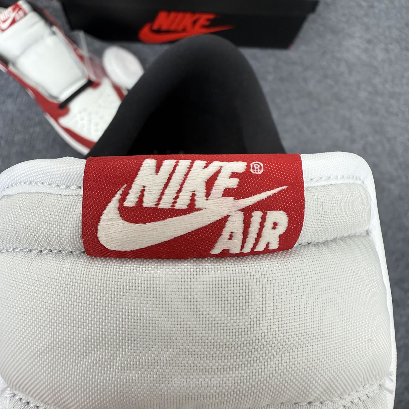 Air Jordan 1 Retro Low Og Chicago 2025 Hq6998 600 (12) - www.newkick.org