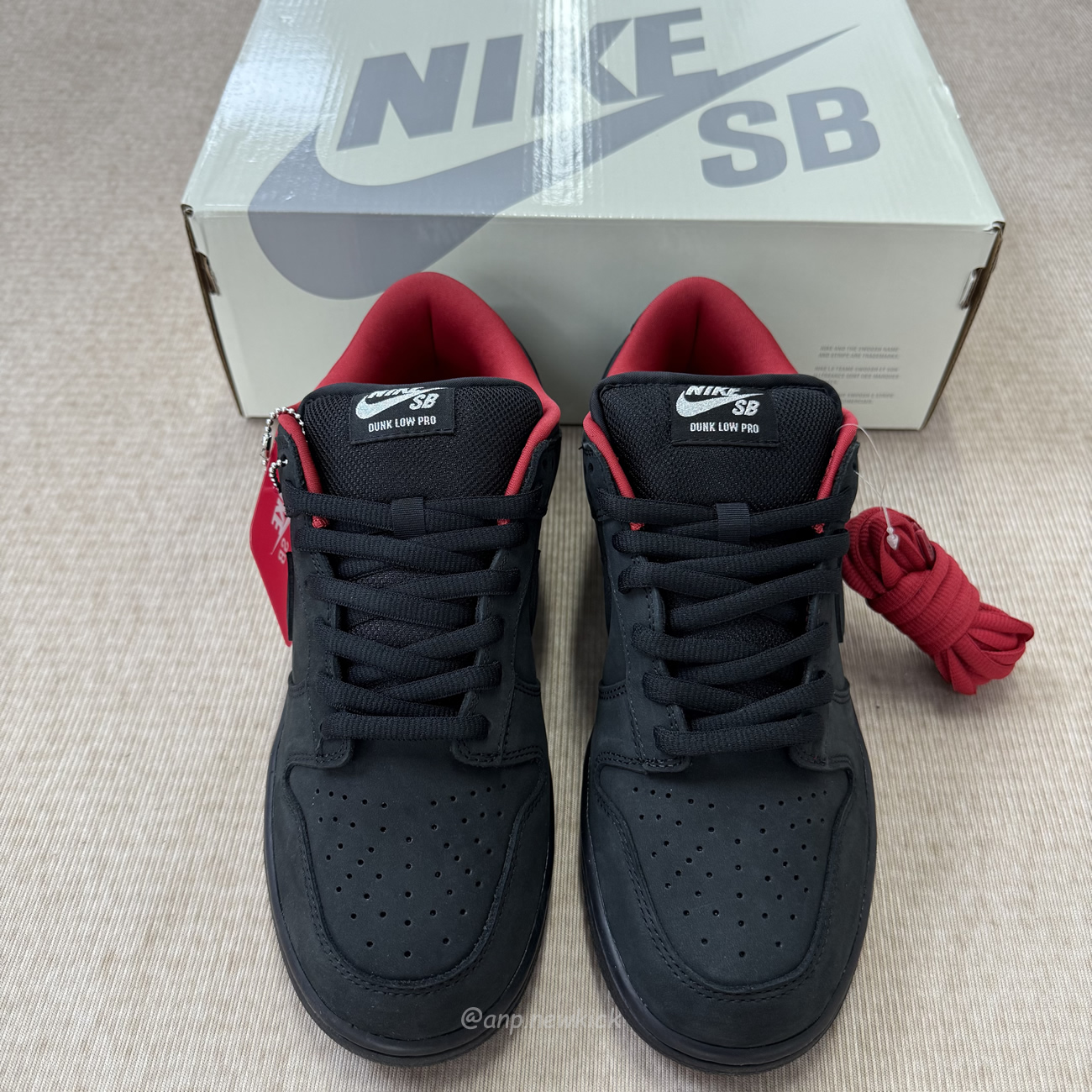 Nike Sb Dunk Low Supreme 94 Black Hq8487 001 (10) - www.newkick.org