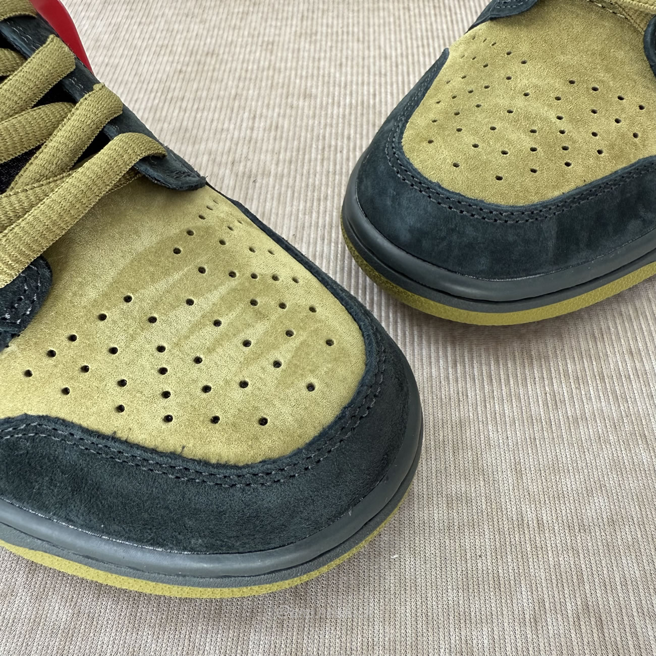 Nike Sb Dunk Low Supreme 94 Camper Green Hq8487 300 (3) - www.newkick.org