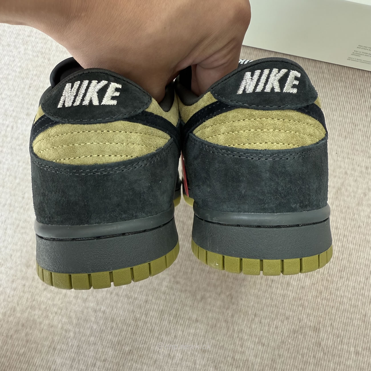 Nike Sb Dunk Low Supreme 94 Camper Green Hq8487 300 (4) - www.newkick.org