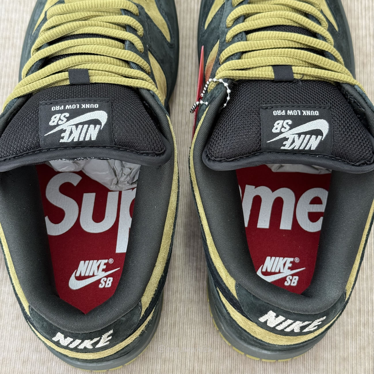 Nike Sb Dunk Low Supreme 94 Camper Green Hq8487 300 (5) - www.newkick.org